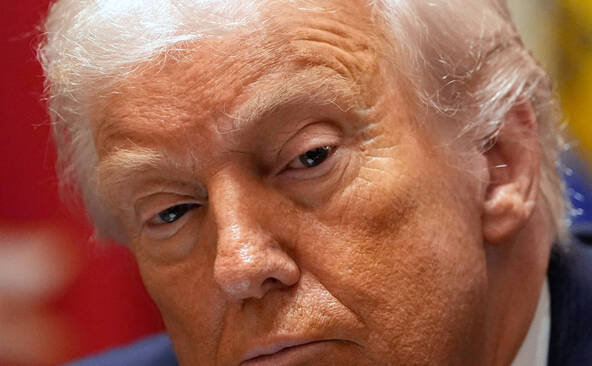 Trump étrille certains leaders européens sur l'immigration