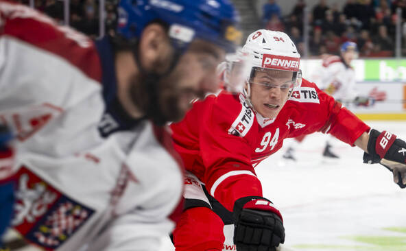 Euro Hockey Tour: la Suisse s'incline de peu contre la Tchéquie