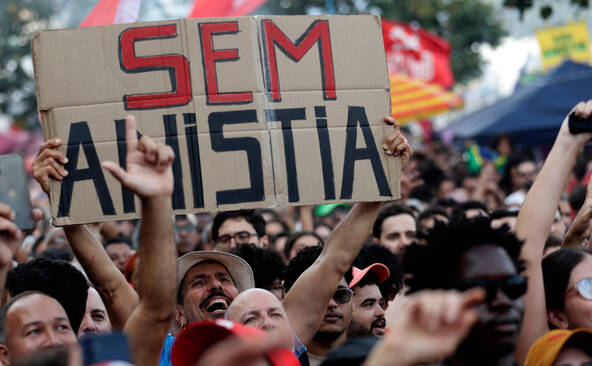 Les Brésiliens crient « non » à une réduction de peine de Bolsonaro