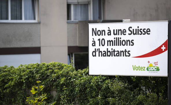 Les sénateurs rejettent l'initiative « Pas de Suisse à 10 millions! »