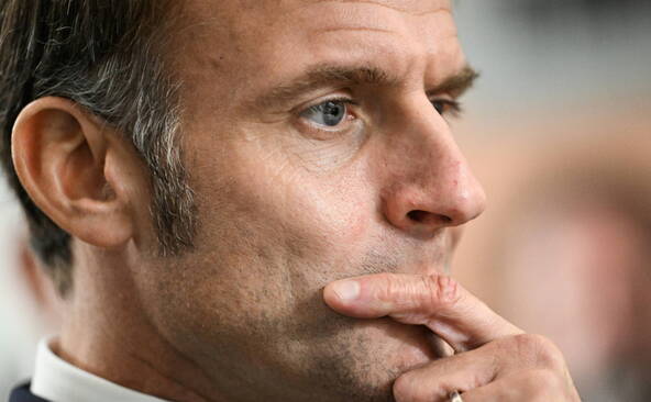 Ukraine: Macron se dit prêt à reparler à Poutine