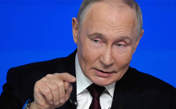 Poutine assure que les troupes russes « avancent sur tout le front »