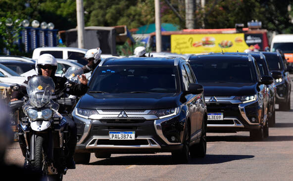 Première sortie de prison pour Bolsonaro, en vue d'une opération