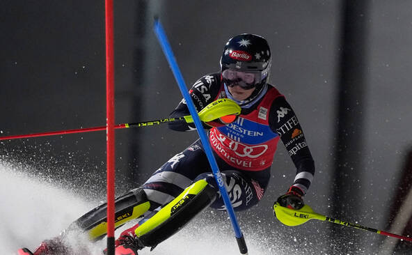 Shiffrin pour un 6e succès d'affilée en slalom