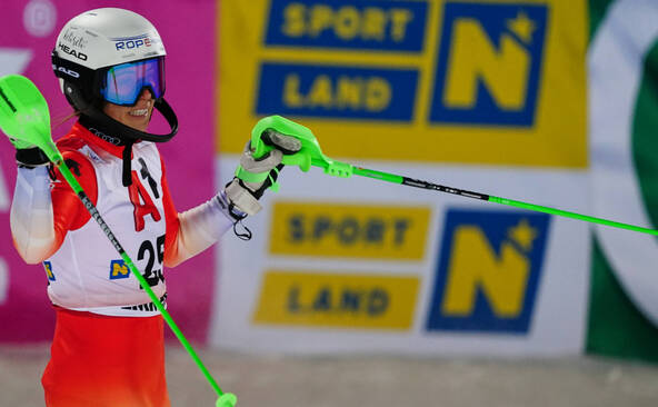 Camille Rast battue d'un cheveu par la reine du slalom