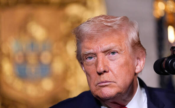 Trump s'entretient avec Poutine avant un tête-à-tête avec Zelensky