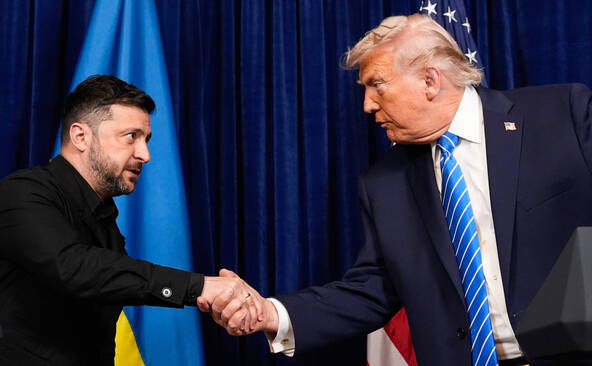 Trump s'entretient avec Poutine avant un tête-à-tête avec Zelensky