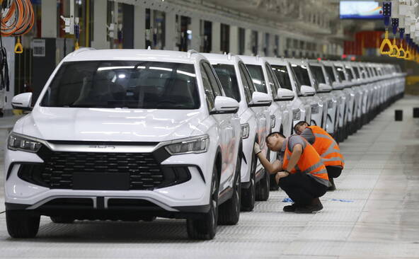 Le chinois BYD va détrôner Tesla en 2025 sur le tout-électrique