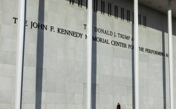 Des artistes annulent leurs concerts au Kennedy Center
