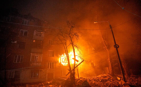 L'Ukraine en alerte aux missiles, deux morts et cinq blessés à Kiev