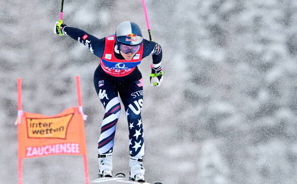 Vonn gagne la descente, Janine Schmitt 5e