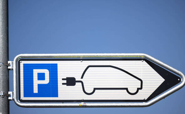 Nombreuses oppositions au projet de taxer les véhicules électriques