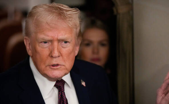 Trump impose 25% de droits de douane à qui commerce avec l'Iran