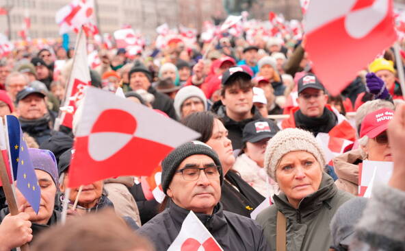 « Pas touche au Groenland »: milliers de manifestants à Copenhague