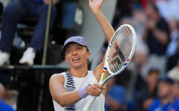 Swiatek écarte Bouzkova au 2e tour de l'Open d'Australie