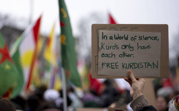Des milliers de manifestants à Berne pour les Kurdes en Syrie