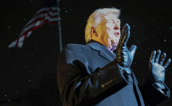 Trump dit qu'il n'a pas vu la vidéo montrant les Obama en singes