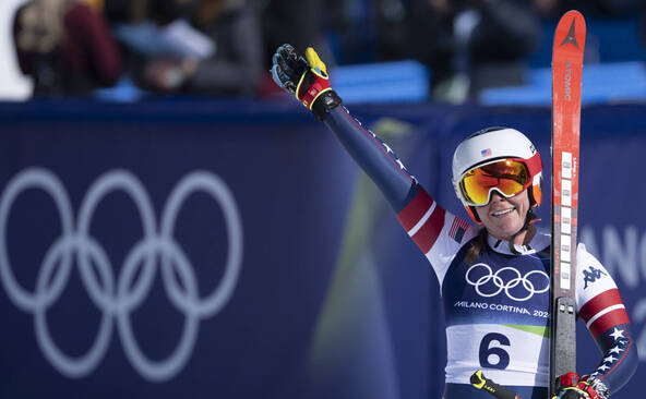 Descente: Breezy Johnson se pare de l'or olympique, Vonn se blesse
