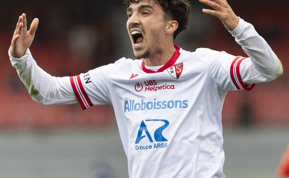 Sion: Théo Bouchlarhem signe à Etoile Carouge