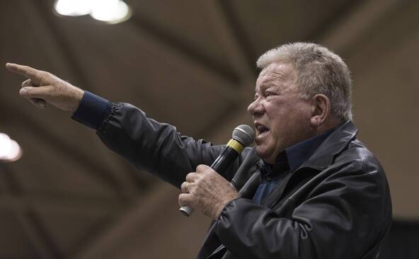 A 94 ans, le capitaine Kirk annonce un album de metal