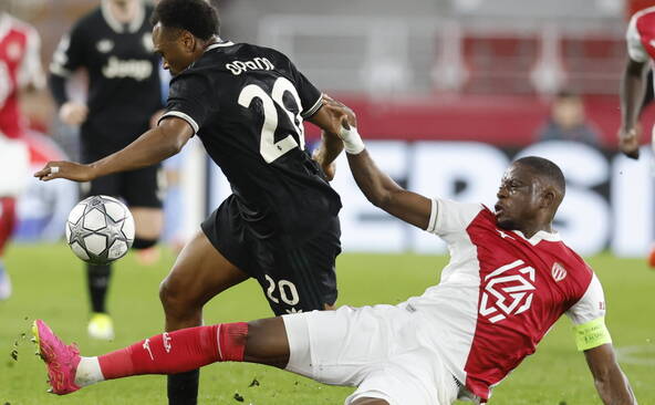 Monaco s'impose chez le leader de Ligue 1 avec un but de Zakaria