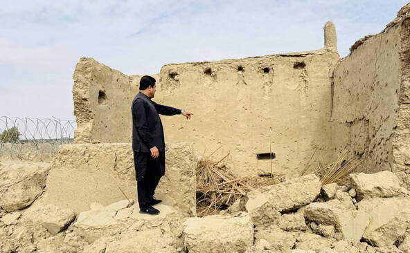 Le Pakistan frappe des camps « terroristes » en Afghanistan