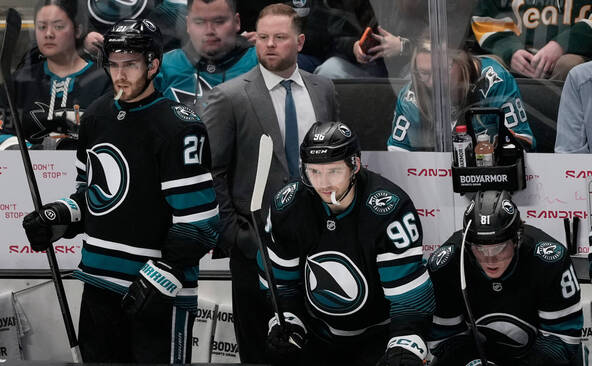 Philipp Kurashev décisif pour les Sharks