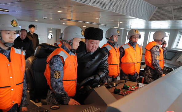 Kim affirme équiper sa marine nord-coréenne d'armes nucléaires