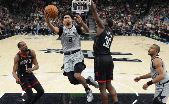 Wembanyama et les Spurs écrasent les Rockets