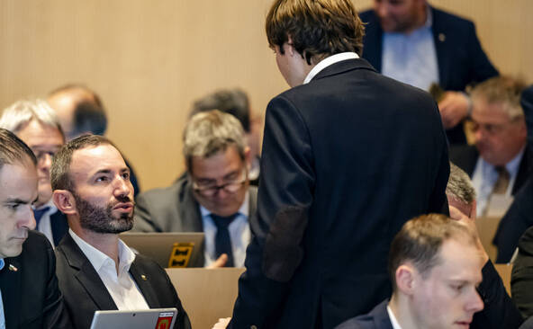 L'UDC lance un référendum contre la grande réforme