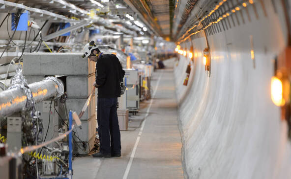 Une particule de structure similaire à un proton découverte au CERN
