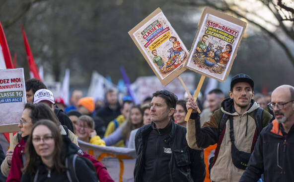 Les fonctionnaires genevois manifestent contre les coupes prévues