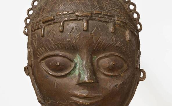 Bronzes de Bénin: Genève et Zurich restituent des biens au Nigéria