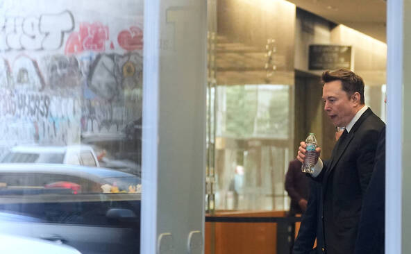 Rachat de Twitter: Musk a trompé des actionnaires, juge un jury