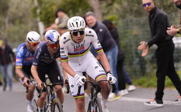 Milan - San Remo: Tadej Pogacar gagne malgré une chute