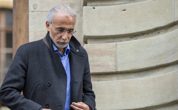 Tariq Ramadan jugé par défaut pour viols 18 ans de réclusion requis