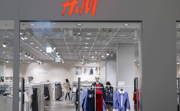 H&M: les efforts sur les coûts bénéfiques, mais les ventes reculent