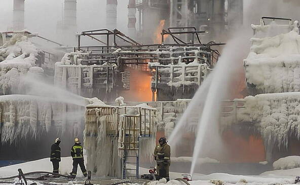 Russie: un important port et une école endommagés par des drones