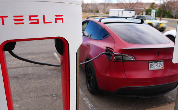 Tesla: ventes en hausse, mais en deçà des attentes