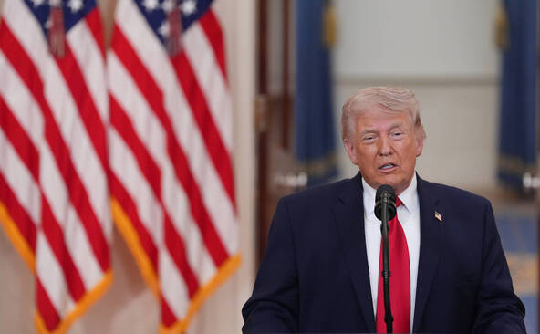 Trump impose certains médicaments, revoit les taux sur les métaux