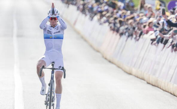 Demi Vollering s'impose, Reusser chute