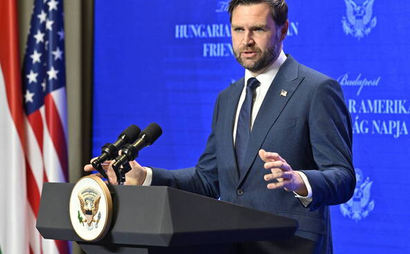 JD Vance vante aux Hongrois les mérites de Viktor Orban