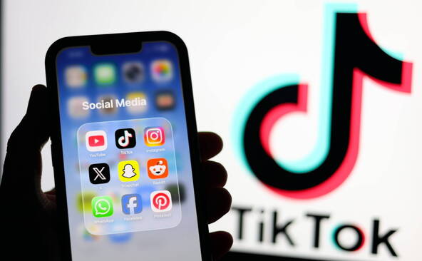 La Grèce interdit l'accès aux réseaux sociaux aux moins de 15 ans