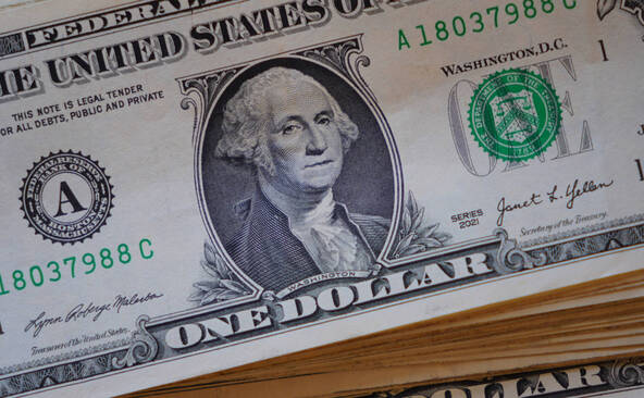 Le dollar se stabilise avec les doutes sur le cessez-le-feu