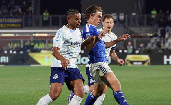 L'Inter Milan renverse Côme et prend le large en Serie A