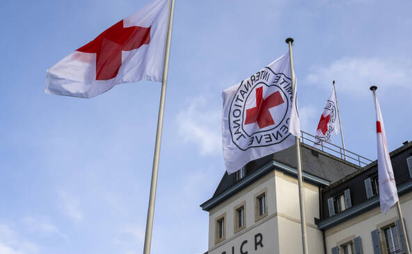 Le CICR a distribué ses premiers chargements d'aide en Iran