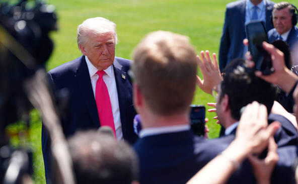 Trump affirme que l'Iran a accepté de céder son uranium enrichi