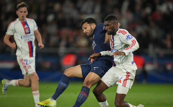 Paris manque l'occasion de prendre le large