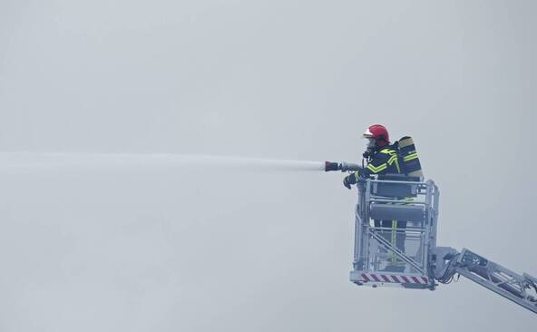 Un important incendie touche la commune de Saxon (VS)