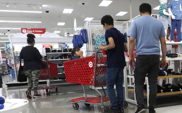 Etats-Unis: les ventes au détail supérieures aux attentes